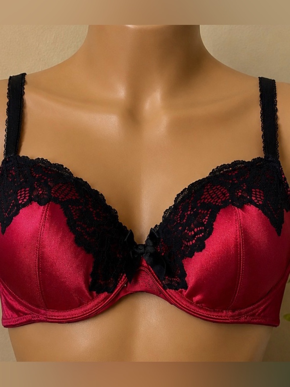 Simply Vera Vera Wang 38D Red Satin Black Lace Underwire Bra NWT